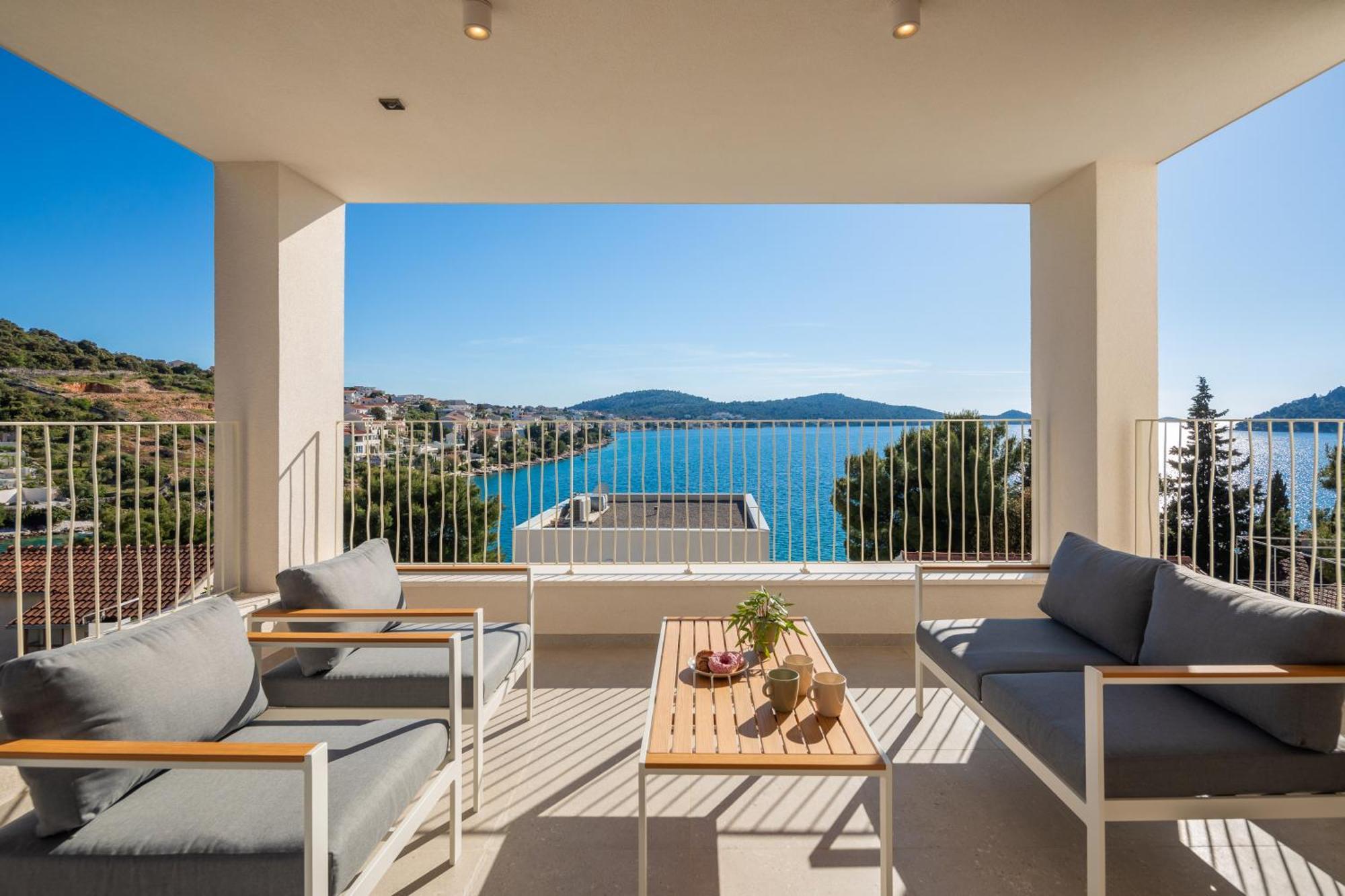 Apartment Porto Razanj